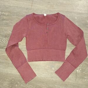 Offline by Aerie Waffle Knit Henley Cropped Nylon Top in Mauve
